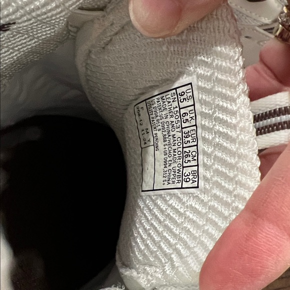 Skechers D’Lites Slip-Ins Cream and Brown Sneakers - Picture 6 of 8